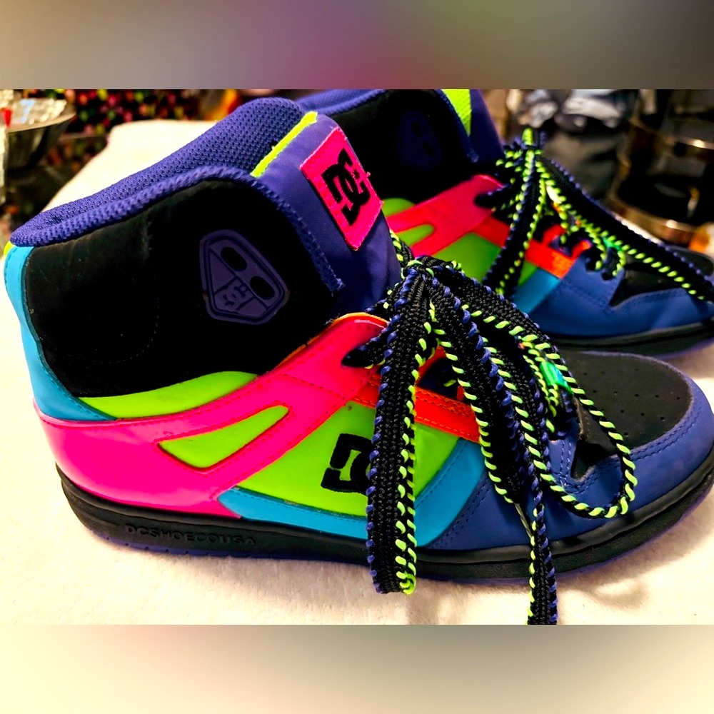 Brand New DG Pink and Blue High-Top Skateboard Sneakers Vibrant Design - box 18